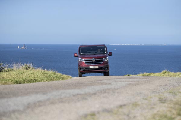 van amenage hauteur inferieure a 2 m toit extraplat