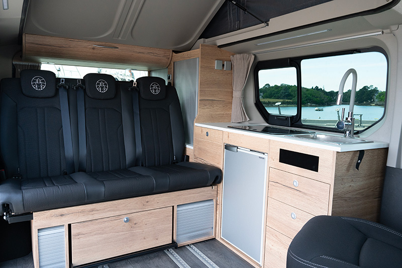 Van amenage HorizonVan UP_banquette coulissante 3 places_Glénan Concept Cars