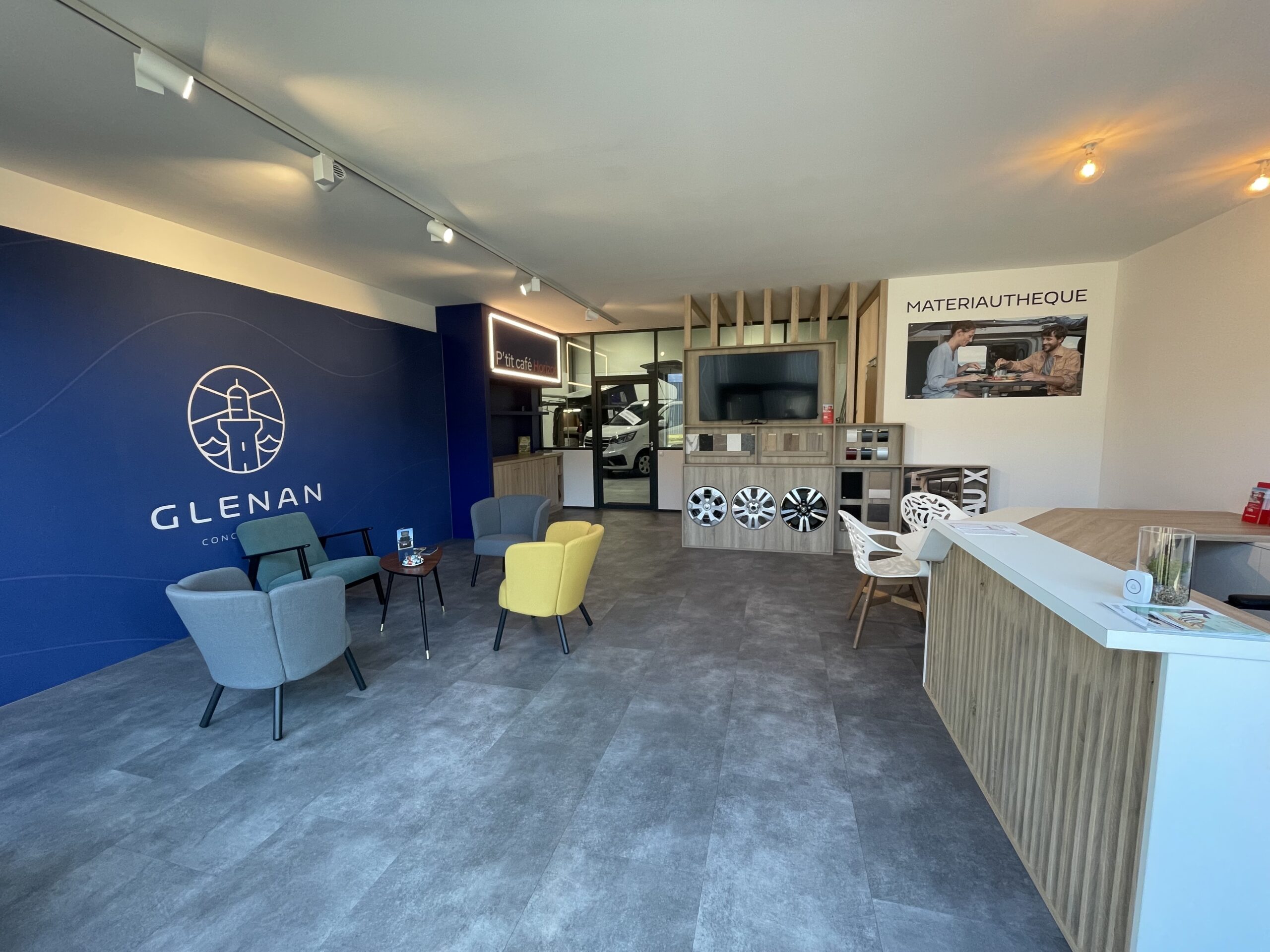 accueil-showroom-glenan-merignac