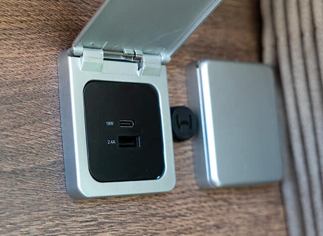 prises USB et USB C amenagement van Glenan Concept Cars