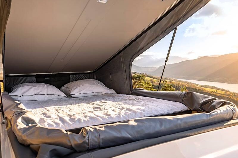 achat-fourgon-amenage-4-5-couchages-vanlife-vue-montagne achat-fourgon-amenage-4-5-couchages-vanlife-vue-montagne